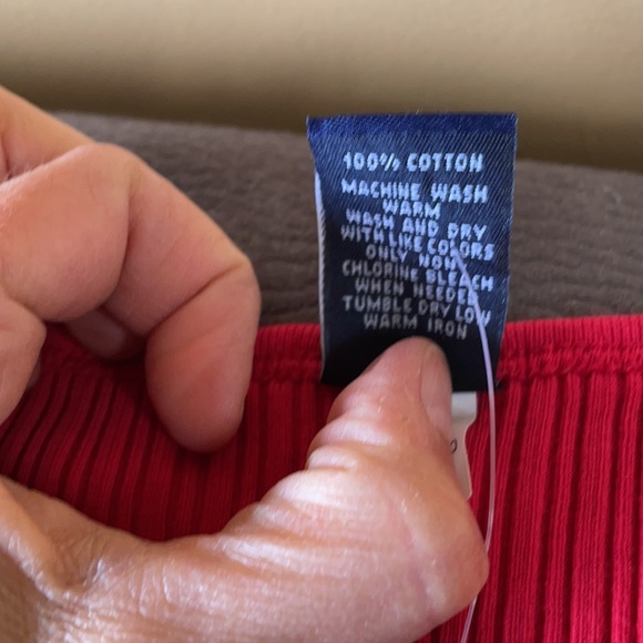 GAP Red Tank Top Size Medium - Picture 4 of 5